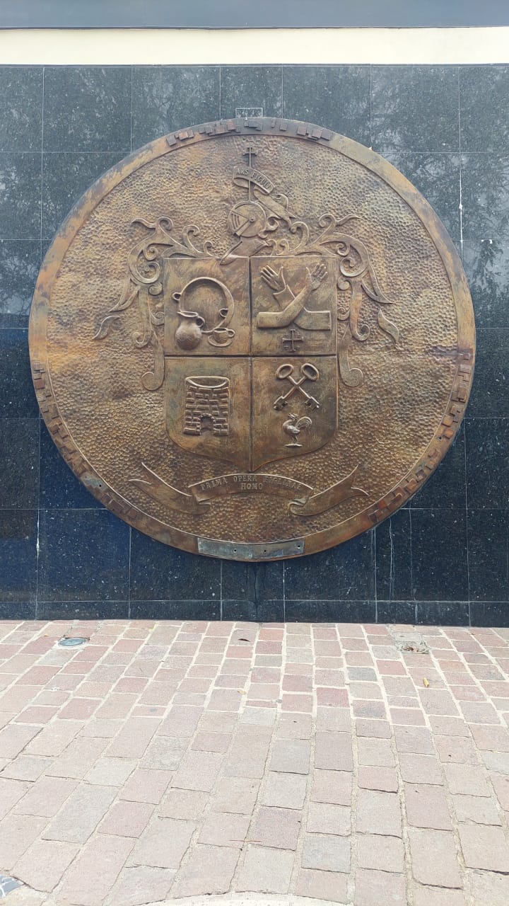 Escultura del escudo de armas